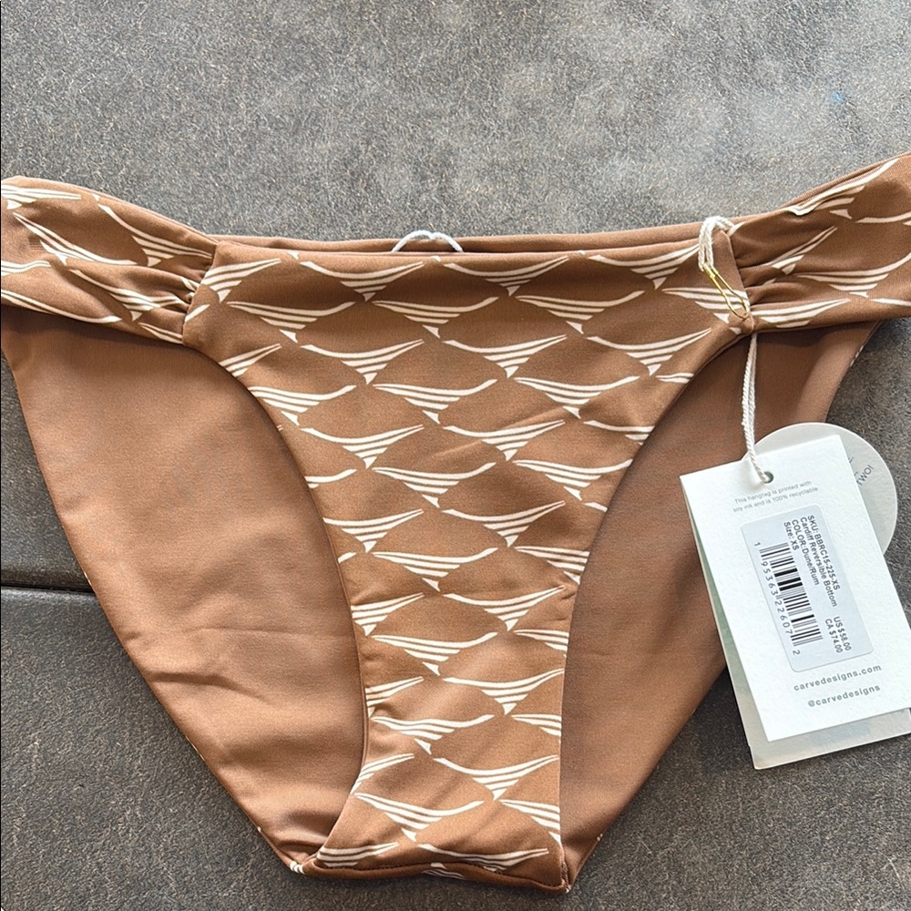 Carved designs, Cardiff reversible bottom size extra small